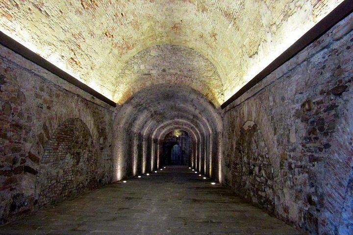Visite guidée à pied du centre historique de Lucca, présentant ses remparts Renaissance, ses places charmantes et ses églises anciennes, photo 8 | wizardtrip