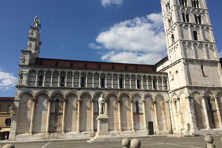 Visite guidée à pied du centre historique de Lucca, présentant ses remparts Renaissance, ses places charmantes et ses églises anciennes, photo 9 | wizardtrip
