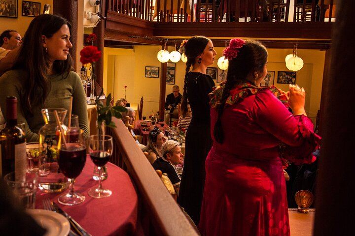 Ervaar een authentieke flamencoshow met diner bij Tablao de Carmen in het Poble Espanyol van Barcelona, foto 9 | wizardtrip