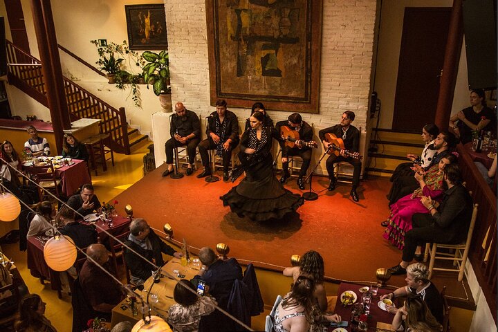 Ervaar een authentieke flamencoshow met diner bij Tablao de Carmen in het Poble Espanyol van Barcelona, foto 13 | wizardtrip