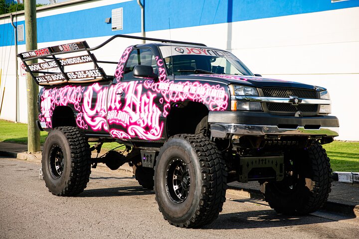 Rijd in een monstertruck door Nashville en bekijk bezienswaardigheden zoals Broadway en Nissan Stadium, foto 9 | wizardtrip