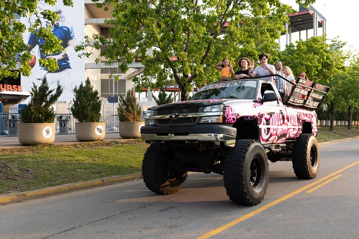 Rijd in een monstertruck door Nashville en bekijk bezienswaardigheden zoals Broadway en Nissan Stadium, foto 13 | wizardtrip