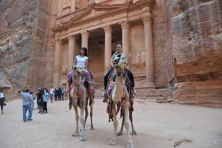 2-Tages-Tour: Petra, Wadi Rum und Totes Meer ab Amman | wizardtrip