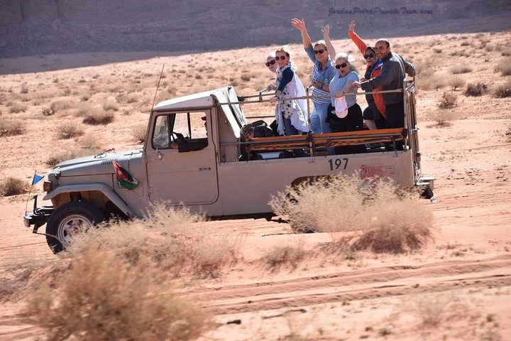 Eine 2-tägige Tour, die Petras antike Stadt, Wadi Rums Wüstenlandschaften und das Tote Meer von Amman aus erkundet, Foto 12 | wizardtrip