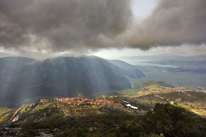 アテネ発、デルフォイ、テモピュライ、コリキアン洞窟を巡る小グループツアー、写真27 | wizardtrip