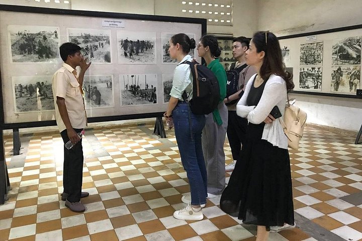 Visite des Champs de la Mort et du Musée du Génocide de Toul Sleng | wizardtrip