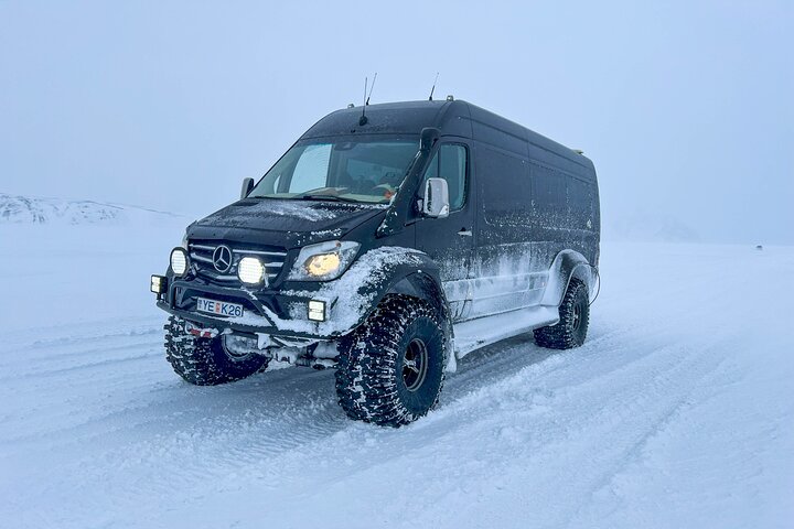 Utforsk en fantastisk naturlig isbre i Islands Vatnajökull nasjonalpark, tilgjengelig med super jeep, foto 12 | wizardtrip