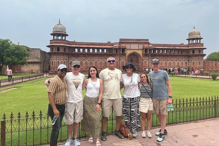 En privat dagstur til Taj Mahal og Agra Fort fra Delhi med eksprestog, inklusive frokost, foto 15 | wizardtrip