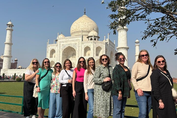 En privat dagstur til Taj Mahal og Agra Fort fra Delhi med eksprestog, inklusive frokost, foto 28 | wizardtrip