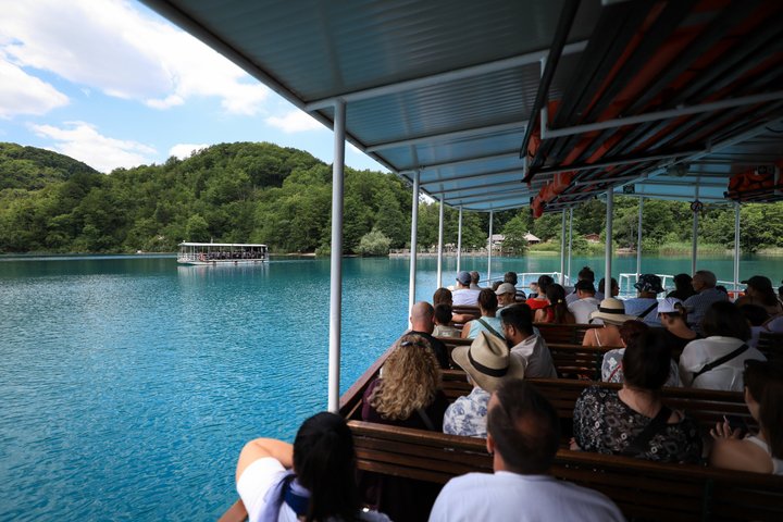 Geführte Tagestour zum Nationalpark Plitvicer Seen ab Zadar, Kroatien, mit Wasserfällen und Seen, Foto 6 | wizardtrip