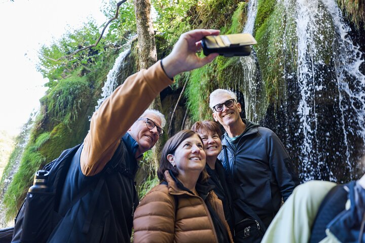 Geführte Tagestour zum Nationalpark Plitvicer Seen ab Zadar, Kroatien, mit Wasserfällen und Seen, Foto 7 | wizardtrip