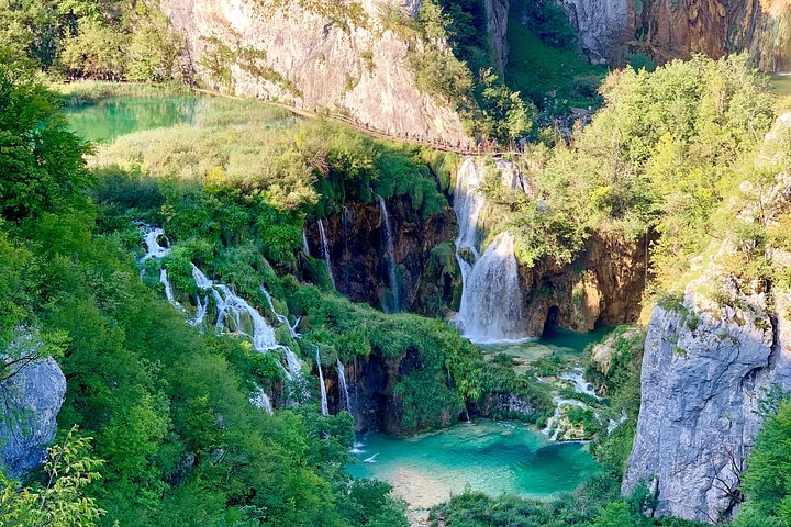 Geführte Tagestour zum Nationalpark Plitvicer Seen ab Zadar, Kroatien, mit Wasserfällen und Seen, Foto 27 | wizardtrip