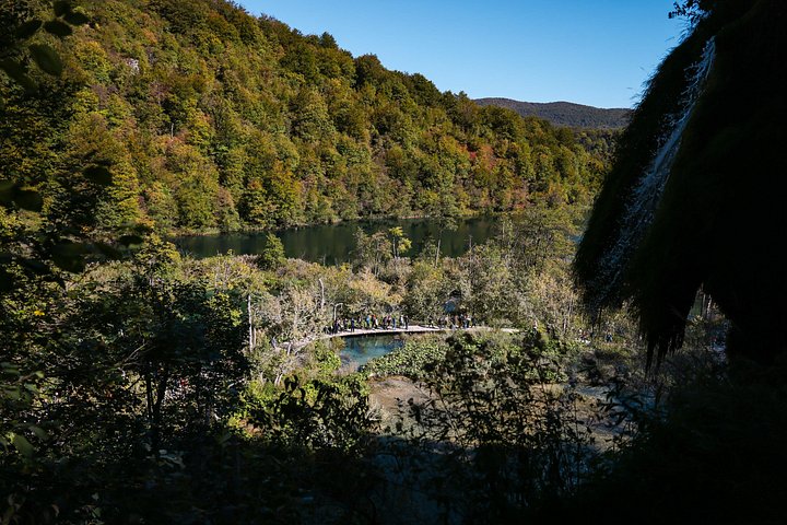 Geführte Tagestour zum Nationalpark Plitvicer Seen ab Zadar, Kroatien, mit Wasserfällen und Seen, Foto 34 | wizardtrip