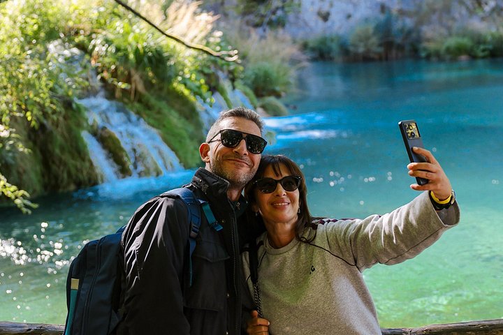 Geführte Tagestour zum Nationalpark Plitvicer Seen ab Zadar, Kroatien, mit Wasserfällen und Seen, Foto 36 | wizardtrip