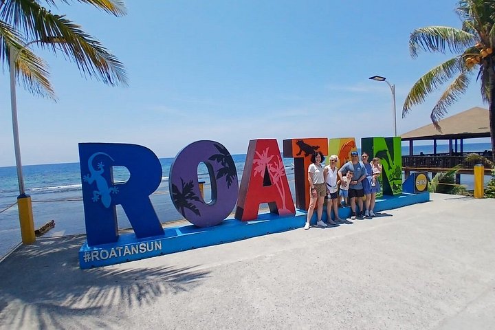 Excursion sur l'île de Roatan avec des singes, des paresseux, dégustation de chocolat et de rhum avec des vues panoramiques, photo 26 | wizardtrip