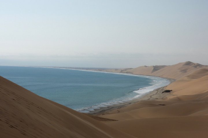 Oplev det dramatiske møde mellem ørkenklitter og hav på en 4x4-tur i Walvis Bay, Namibia, foto 10 | wizardtrip