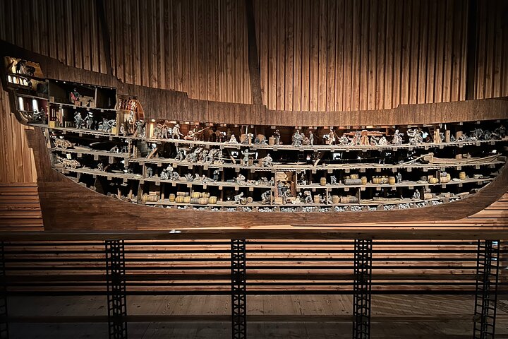 Tour guidato dello storico Museo Vasa a Stoccolma, Svezia, che espone la nave da guerra del XVII secolo, foto 7 | wizardtrip