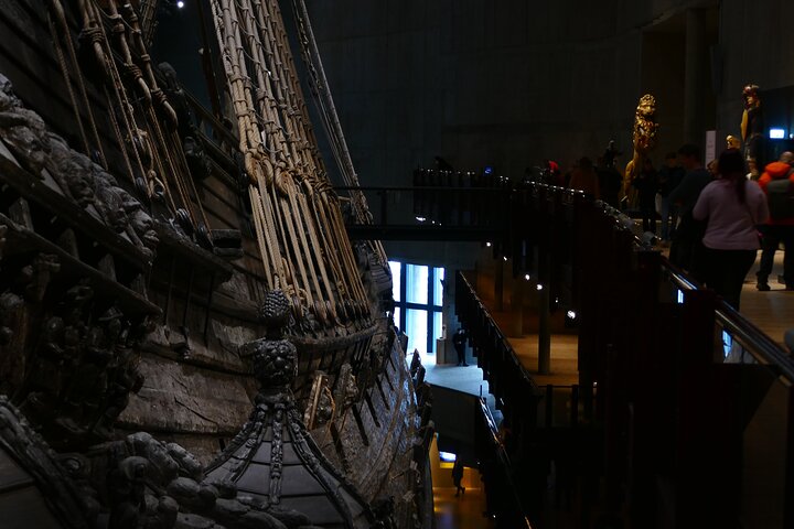 Tour guidato dello storico Museo Vasa a Stoccolma, Svezia, che espone la nave da guerra del XVII secolo, foto 13 | wizardtrip