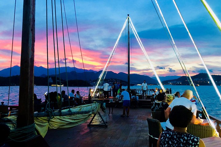 Sunset Cocktail und Dinner Cruise in der Nha Trang Bucht, Vietnam, Foto 7 | wizardtrip