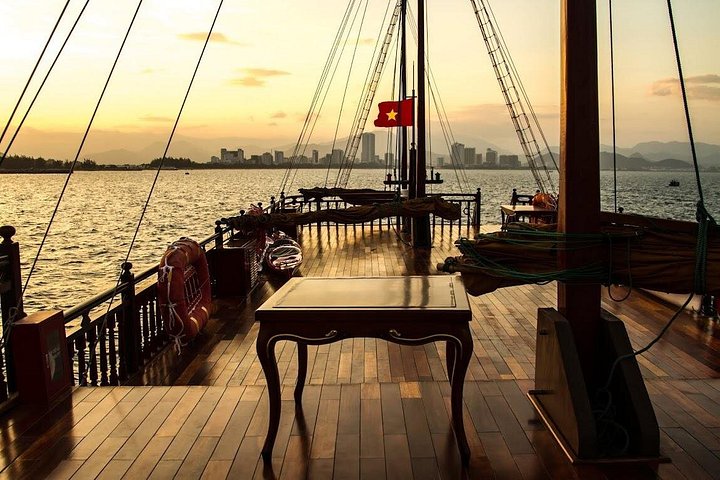 Sunset Cocktail und Dinner Cruise in der Nha Trang Bucht, Vietnam, Foto 22 | wizardtrip