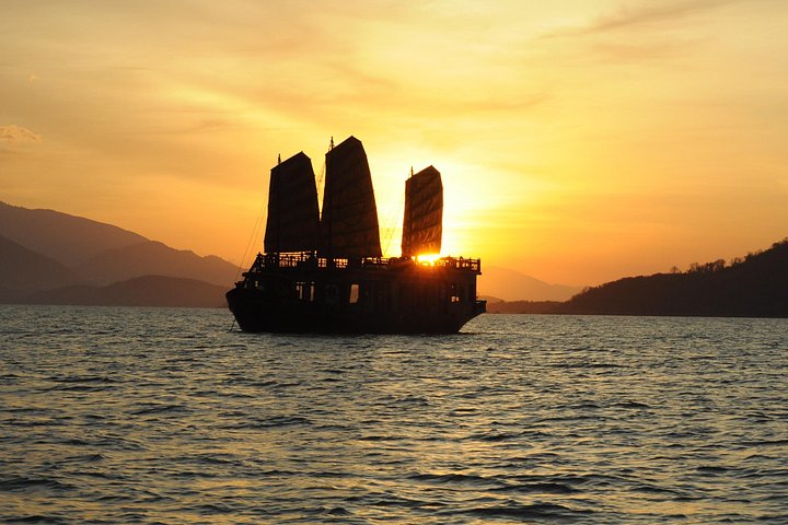 Sunset Cocktail und Dinner Cruise in der Nha Trang Bucht, Vietnam, Foto 23 | wizardtrip
