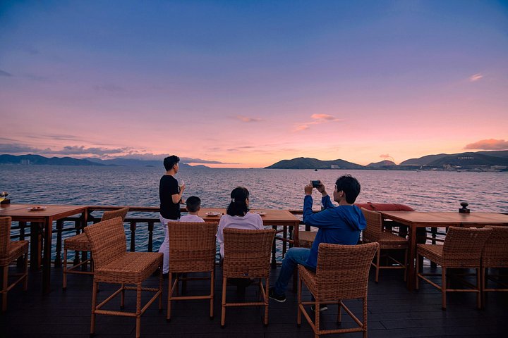 Sunset Cocktail und Dinner Cruise in der Nha Trang Bucht, Vietnam, Foto 28 | wizardtrip