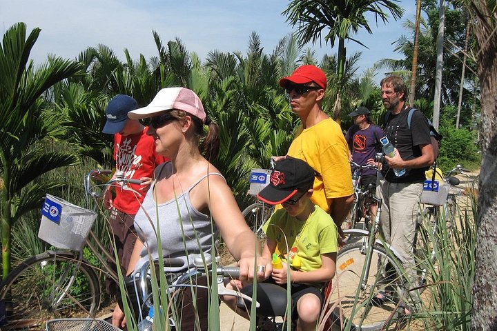 Explore the lush Mekong Delta with a sampan boat ride, local lunch, and cultural experiences in Vietnam, photo 10 | wizardtrip