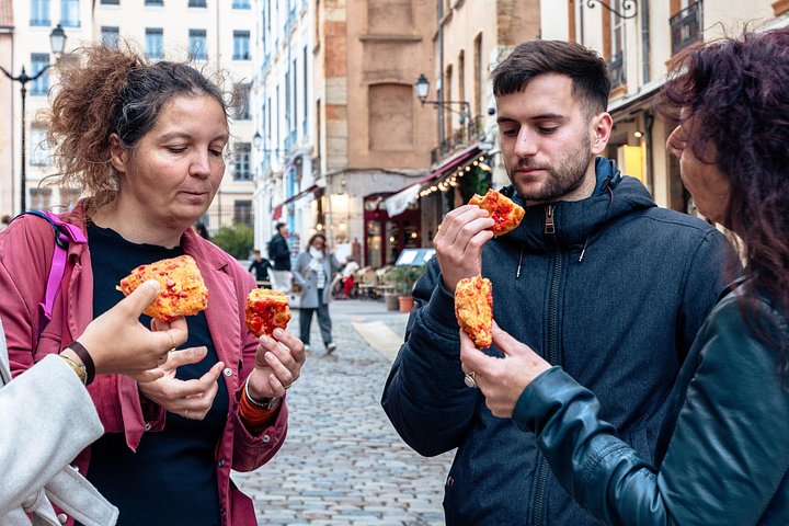 Un viaje culinario por el casco antiguo de Lyon, con vinos locales, quesos, charcutería y platos tradicionales, foto 14 | wizardtrip