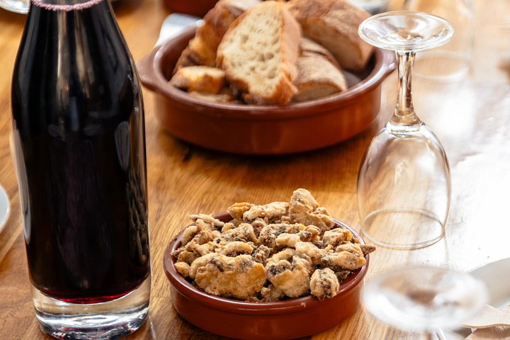 A guided food tour in Lyon, France, featuring local delicacies and wine tastings, photo 7 | wizardtrip