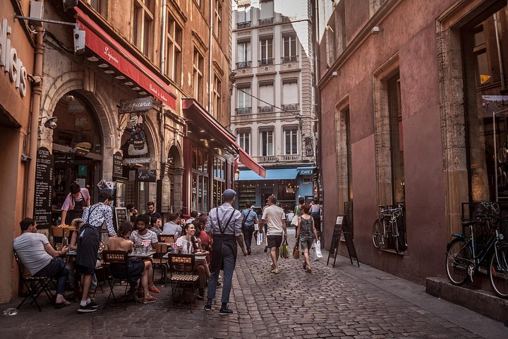 A guided food tour in Lyon, France, featuring local delicacies and wine tastings, photo 19 | wizardtrip