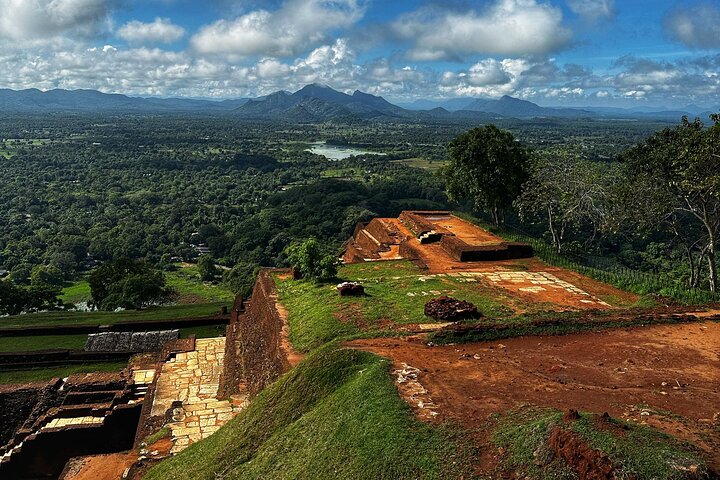 Privat biltur på Sri Lanka med chauffør, der udforsker ikoniske vartegn og naturskønne ruter, foto 7 | wizardtrip