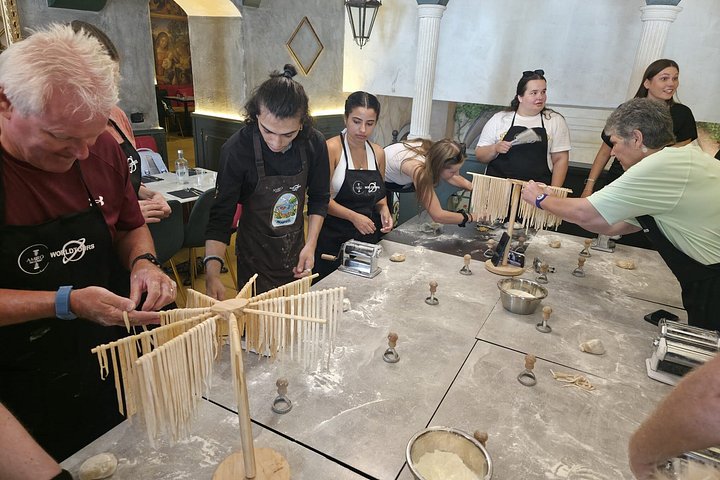 Praktischer Kochkurs für Pasta und Tiramisu in Neapel, Italien, Foto 8 | wizardtrip