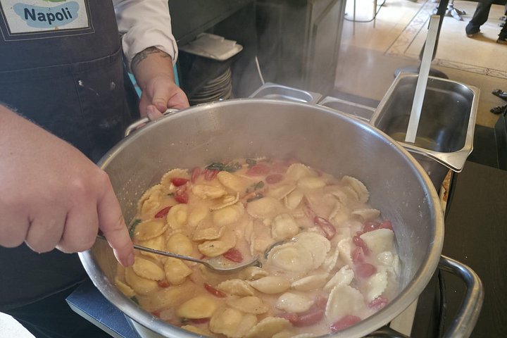 Praktischer Kochkurs für Pasta und Tiramisu in Neapel, Italien, Foto 11 | wizardtrip