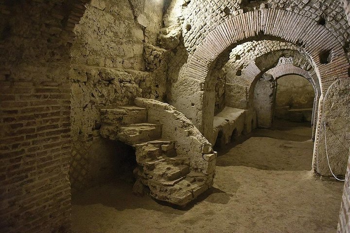 Guidad stadsvandring som utforskar historiska Neapel, inklusive romerska ruiner under jord och ikoniska landmärken, foto 9 | wizardtrip