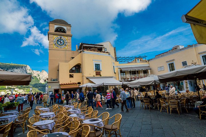 Panorami mozzafiato di Capri e Anacapri, comprese le rocce dei Faraglioni e le affascinanti strade, foto 6 | wizardtrip