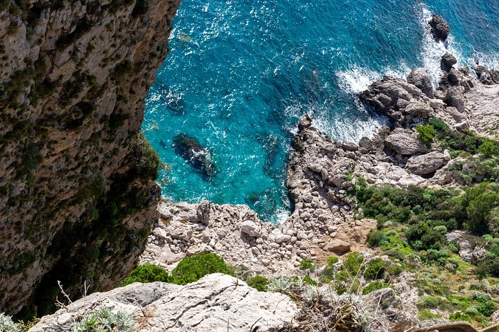 Panorami mozzafiato di Capri e Anacapri, comprese le rocce dei Faraglioni e le affascinanti strade, foto 8 | wizardtrip