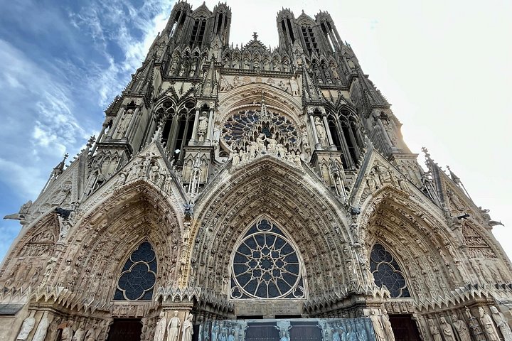 Excursión de un día a Champagne desde París con viñedos, Catedral de Reims y cata de vinos, foto 27 | wizardtrip
