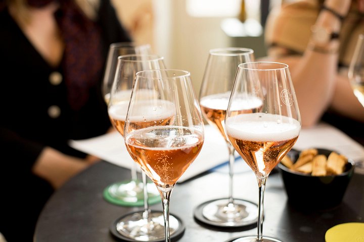 Excursión de un día a Champagne desde París con viñedos, Catedral de Reims y cata de vinos, foto 30 | wizardtrip