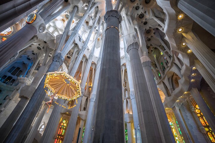Guidad tur av Sagrada Familia i Barcelona, som visar dess unika arkitektur och glasmålningar, foto 9 | wizardtrip