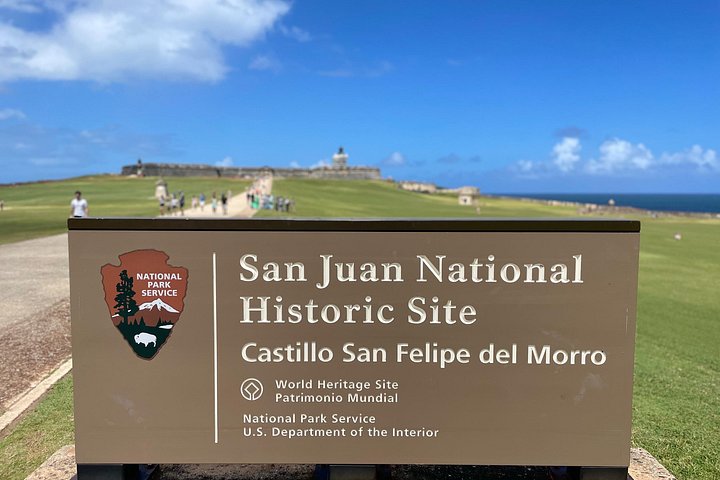 Walking tour of historic Old San Juan, Puerto Rico, featuring colonial architecture and El Morro Castle, photo 8 | wizardtrip