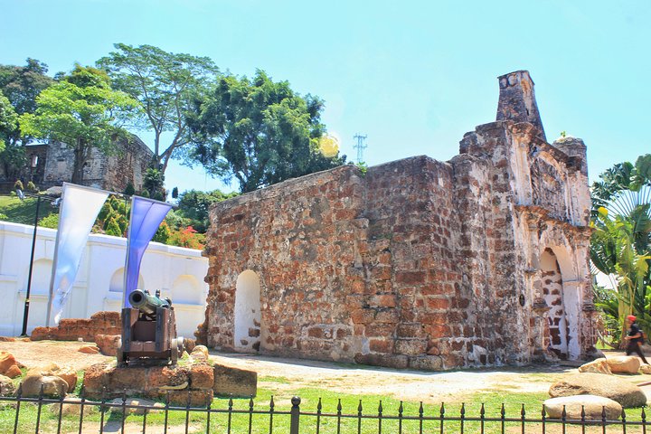 Explore historical Malacca's landmarks, including Dutch Square, St. Paul's Church, and Jonker Street, photo 14 | wizardtrip