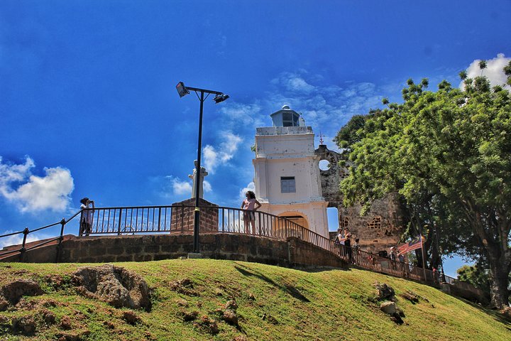 Explore historical Malacca's landmarks, including Dutch Square, St. Paul's Church, and Jonker Street, photo 17 | wizardtrip