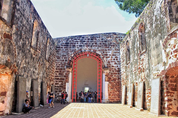 Explore historical Malacca's landmarks, including Dutch Square, St. Paul's Church, and Jonker Street, photo 35 | wizardtrip