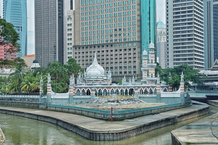 Visite de la ville de Kuala Lumpur présentant des monuments emblématiques et des sites culturels, photo 12 | wizardtrip