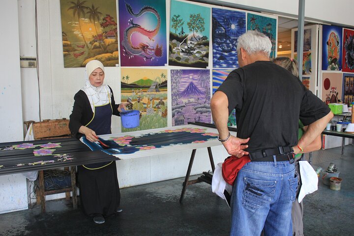 Utforsk de livlige Batu Caves og tradisjonell Batik-kunst på en halvdagstur fra Kuala Lumpur, foto 11 | wizardtrip