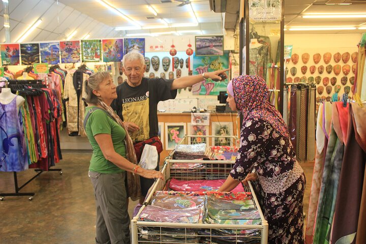 Utforsk de livlige Batu Caves og tradisjonell Batik-kunst på en halvdagstur fra Kuala Lumpur, foto 12 | wizardtrip
