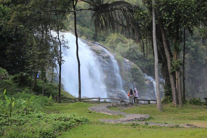 Erkunden Sie den Doi Inthanon Nationalpark, Wasserfälle und königliche Pagoden auf einer Kleingruppentour von Chiang Mai, Thailand, Foto 10 | wizardtrip