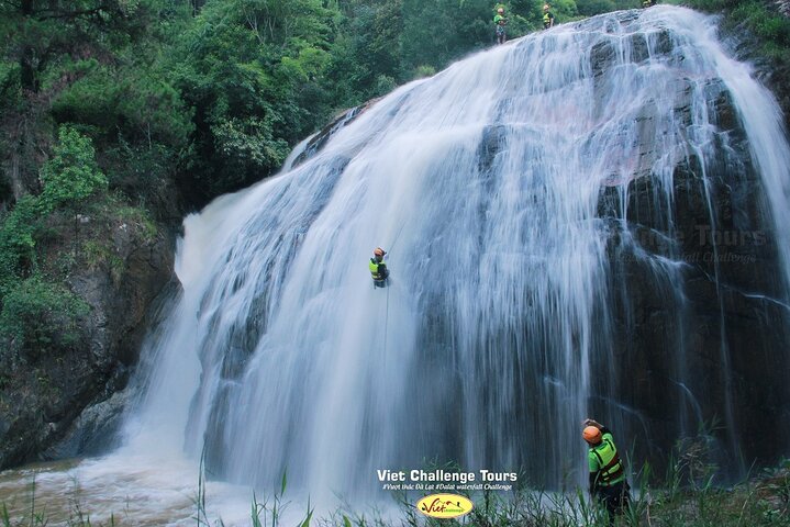 Canyoning adventure at Datanla Waterfall in Da Lat, Vietnam, photo 22 | wizardtrip