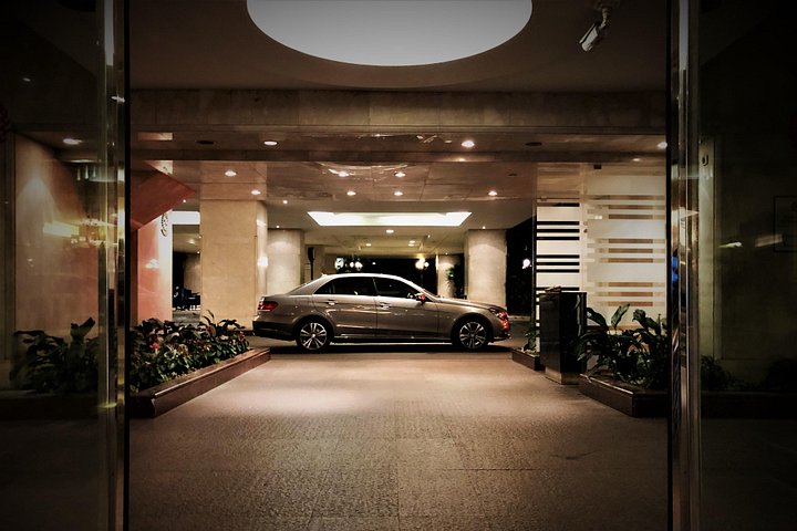 Transfert aéroport privé de luxe de Fiumicino à Rome en Mercedes, photo 10 | wizardtrip
