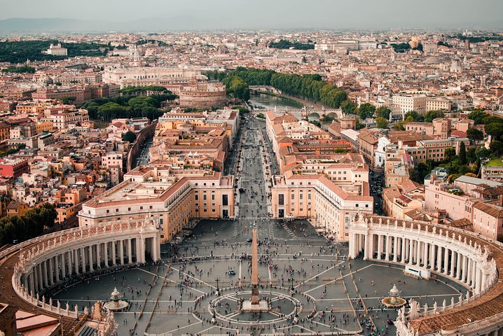 Transfert aéroport privé de luxe de Fiumicino à Rome en Mercedes, photo 16 | wizardtrip